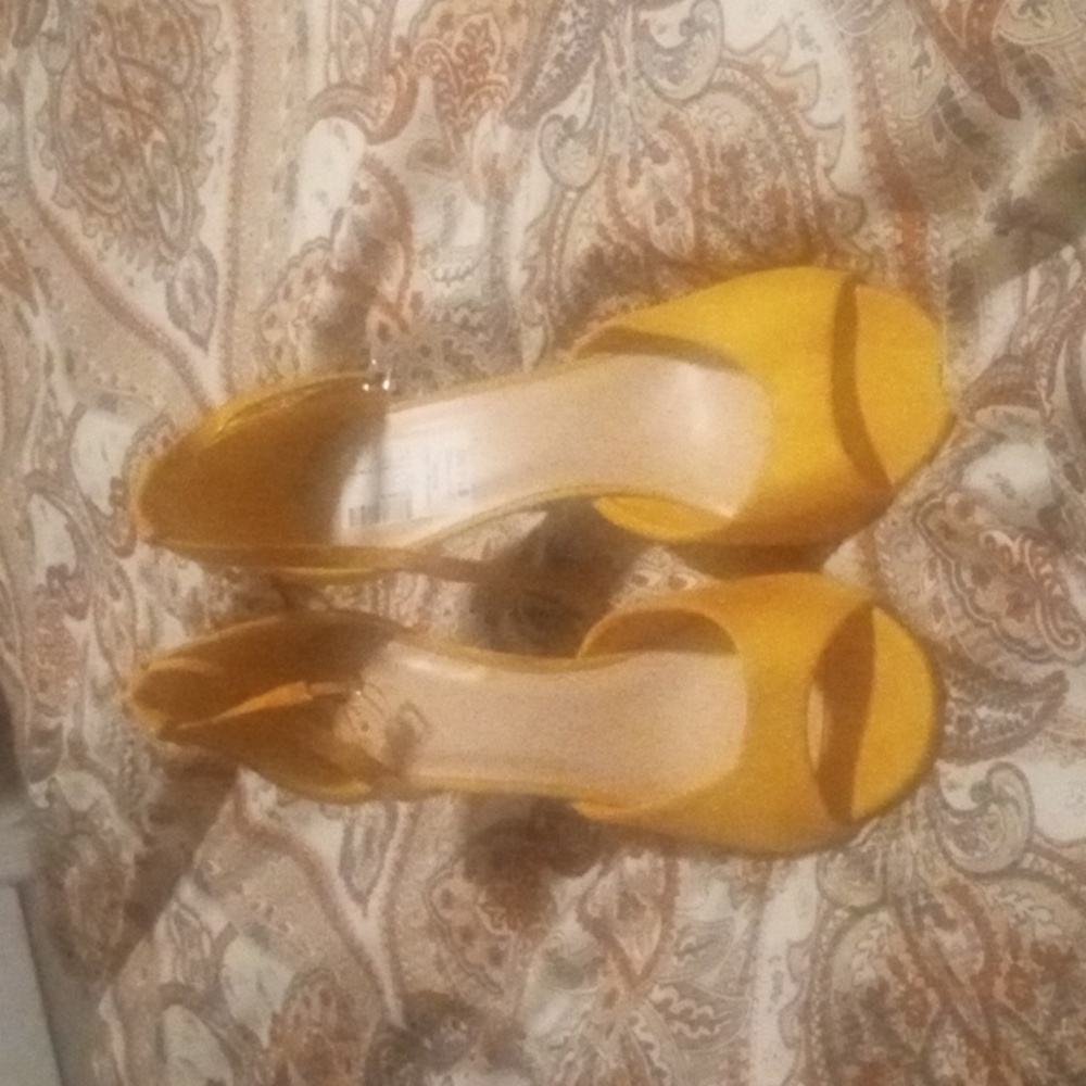 Shoes - Picture 2 of 2